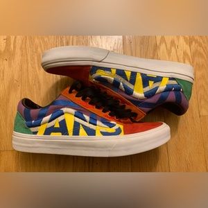 VANS M 9 / W 10.5 Classic skate shoe / casual. Lightly worn. Multicolored